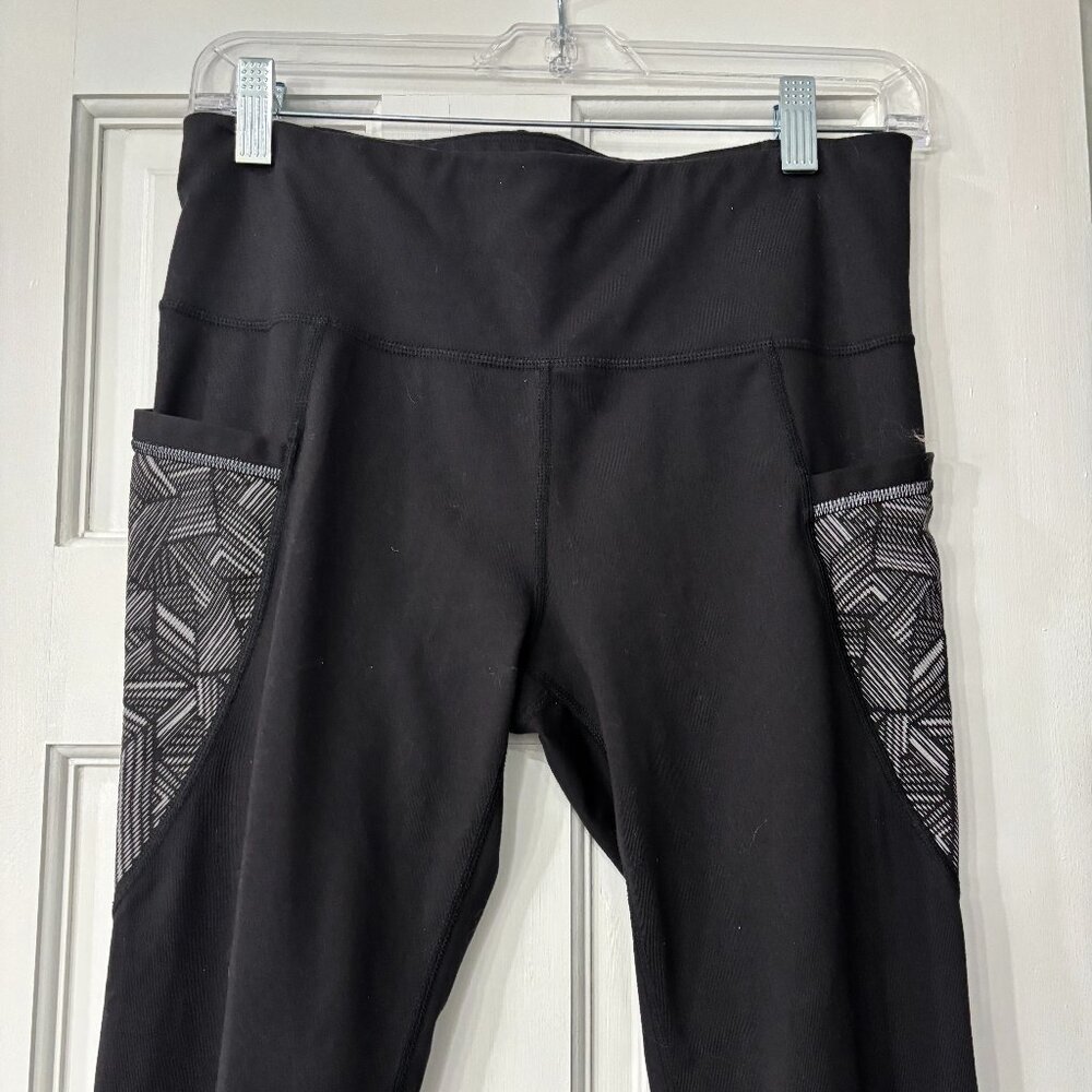 Athleta Reflective Relay Tight 2.0 - Black - Size Medium